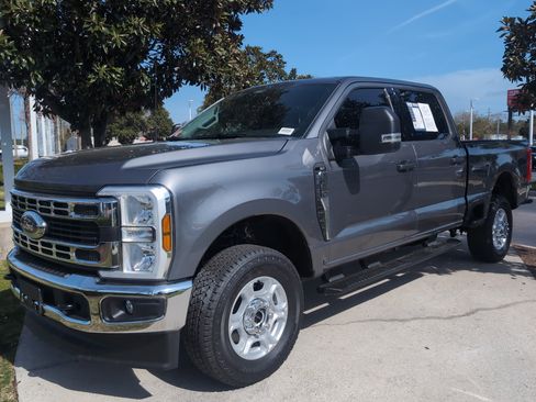 Used 2025 Ford F250 XLT w/ FX4 Off-Road Package image 5