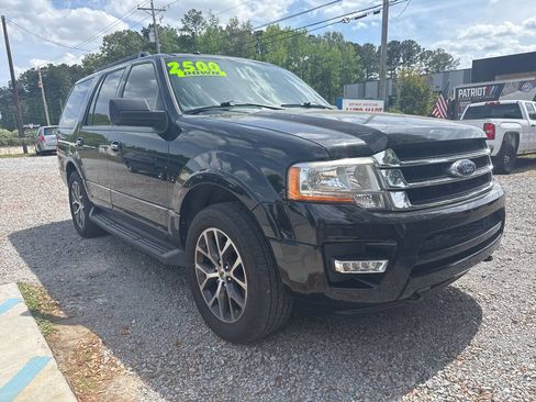 Used 2017 Ford Expedition XLT w/ Equipment Group 202A image 1