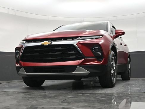 Used 2024 Chevrolet Blazer LT FWD image 27