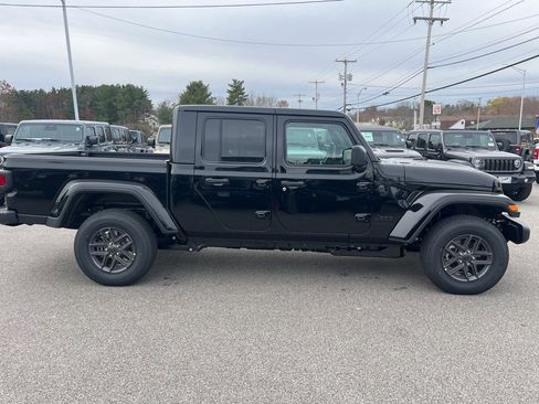New 2026 Jeep Gladiator Sport image 8