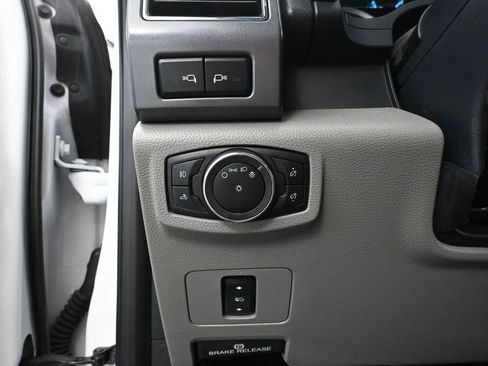 Used 2022 Ford F250 XLT w/ XLT Premium Package image 32