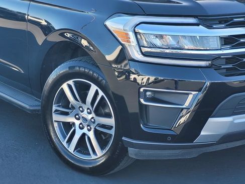 Used 2024 Ford Expedition Max Limited AWD/4WD image 3