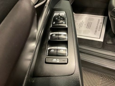 Used 2025 Kia Telluride S AWD/4WD image 12