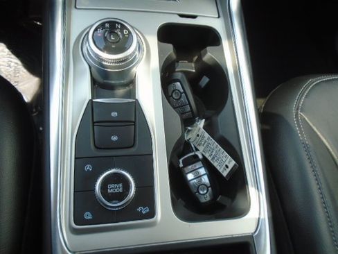 Used 2024 Ford Explorer Limited w/ Limited Technology Package AWD/4WD image 23