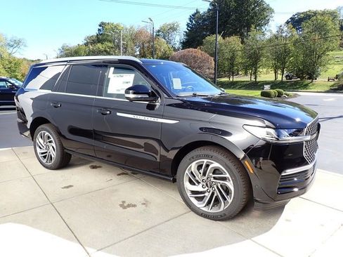 New 2025 Lincoln Navigator Reserve image 7