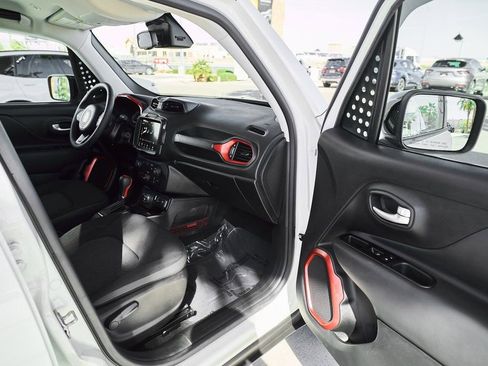 Used 2023 Jeep Renegade Trailhawk image 13