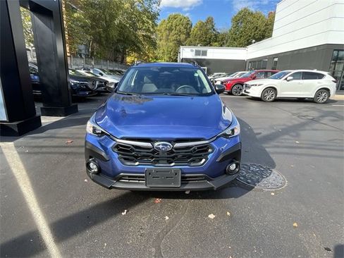 Used 2025 Subaru Crosstrek 2.0i Premium image 3
