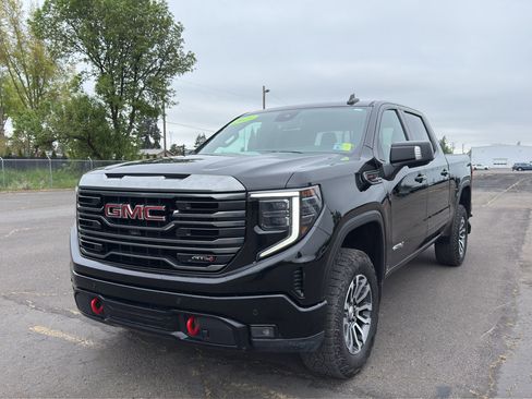 Used 2023 GMC Sierra 1500 AT4 w/ AT4 Preferred Package AWD/4WD image 4