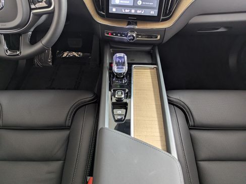 Used 2026 Volvo XC60 B5 Ultra AWD/4WD image 22