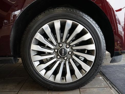 Used 2019 Lincoln Navigator Reserve image 67