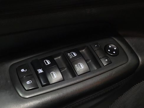 Used 2020 Jeep Grand Cherokee Laredo AWD/4WD image 27