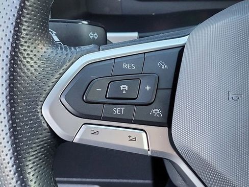 Used 2022 Volkswagen Atlas SEL Premium image 24