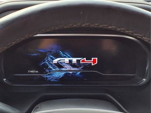 Used 2022 GMC Yukon XL AT4 image 19