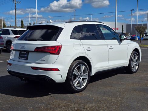 Certified 2025 Audi Q5 2.0T Premium w/ Convenience Plus Package AWD/4WD image 5