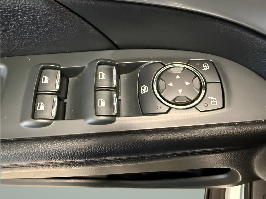Used 2017 Ford Explorer XLT FWD image 18