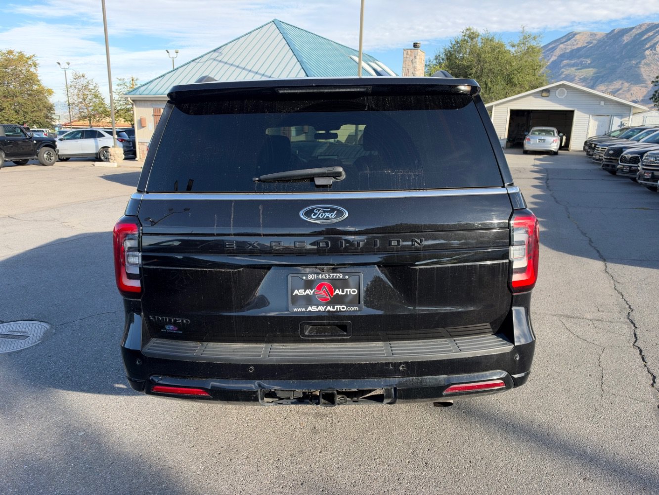 Used 2022 Ford Expedition Limited AWD/4WD image 4
