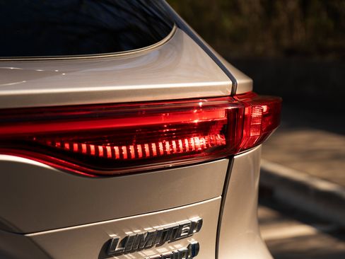 Used 2021 Toyota Venza Limited image 13