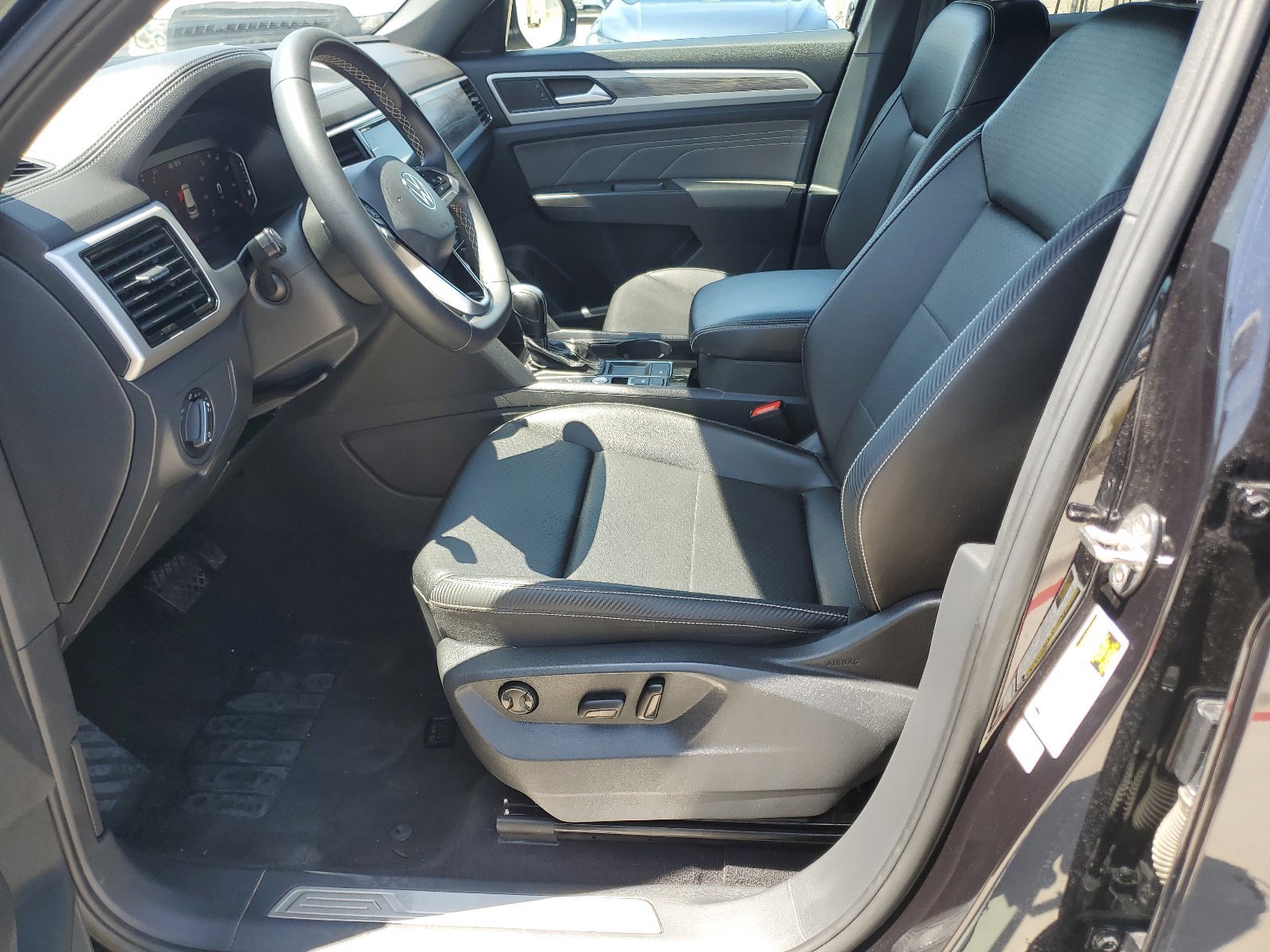 Used 2023 Volkswagen Atlas Cross Sport SE FWD image 10