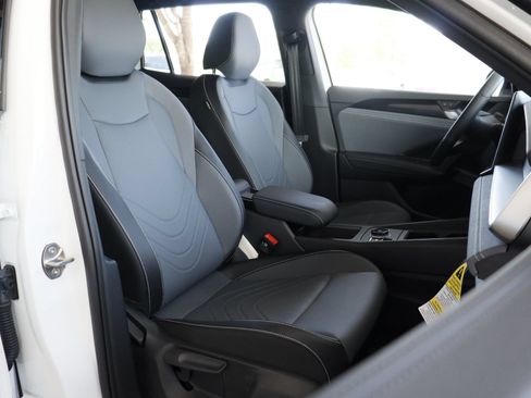 New 2026 Volkswagen Tiguan SE R-Line FWD image 14