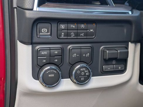 New 2026 Chevrolet Suburban Premier AWD/4WD image 14