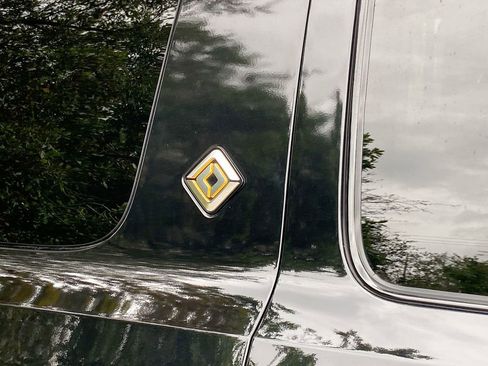 Used 2023 Rivian R1S Adventure image 22