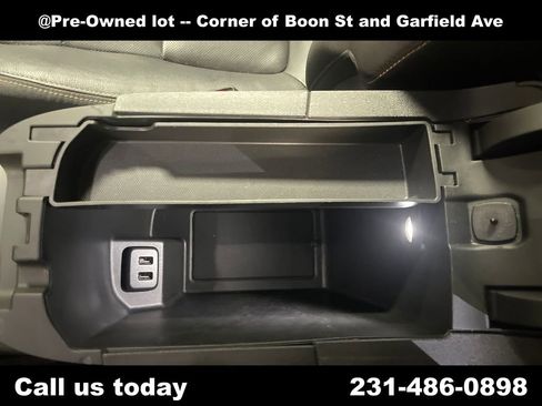 Used 2020 GMC Terrain SLT w/ Preferred Package AWD/4WD image 26