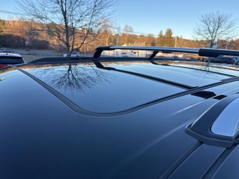 Used 2024 Jeep Grand Wagoneer Series III w/ HD Trailer Tow Package image 18