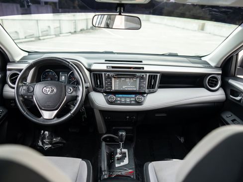 Used 2016 Toyota RAV4 XLE AWD/4WD image 13