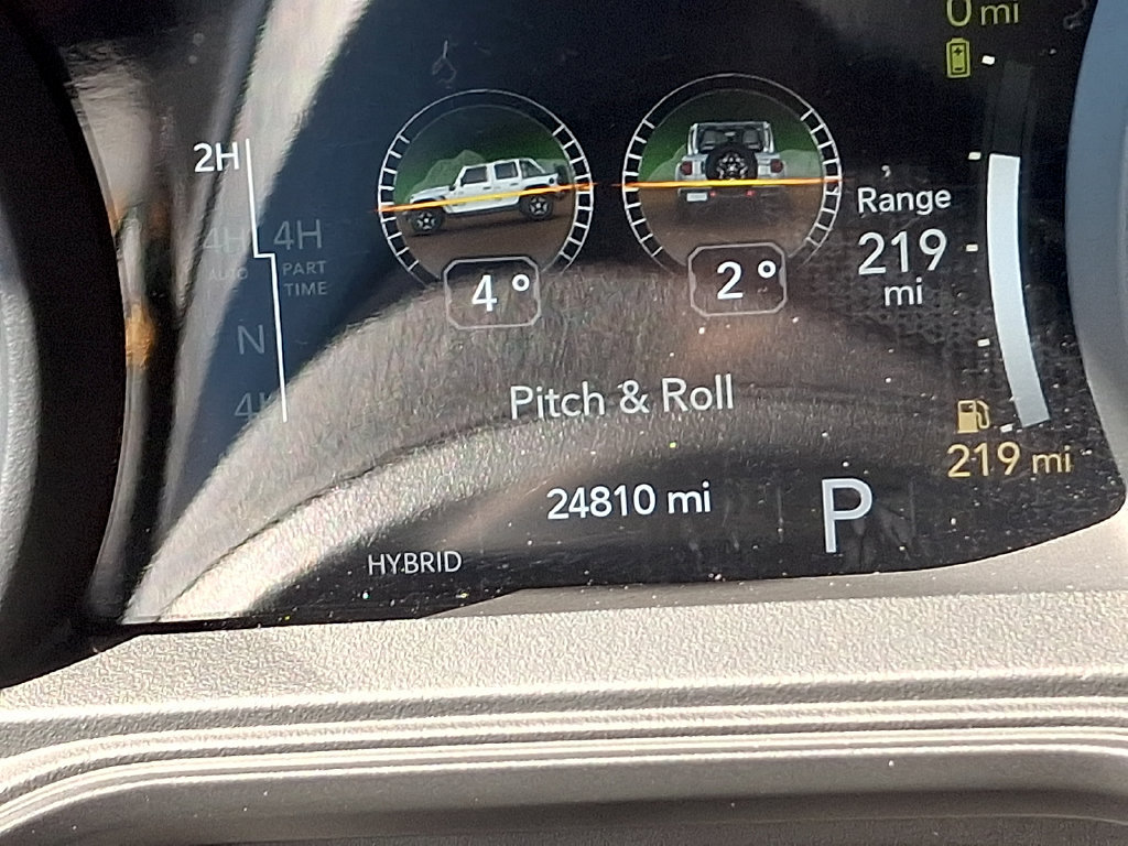Used 2024 Jeep Wrangler Unlimited w/ Convenience Group AWD/4WD image 19