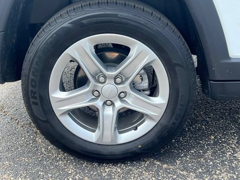 Used 2024 Jeep Compass Latitude AWD/4WD image 15