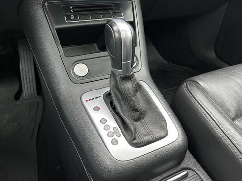Used 2017 Volkswagen Tiguan Sport image 18