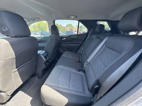 Used 2021 Chevrolet Equinox LT image 23