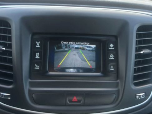 Used 2015 Chrysler 200 Limited w/ Convenience Group image 25