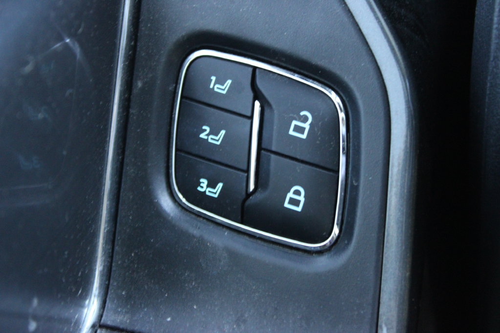 Used 2023 Ford F150 Lariat w/ Equipment Group 502A High AWD/4WD image 32