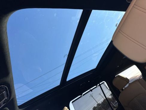 Used 2022 Jeep Grand Wagoneer Series III image 24