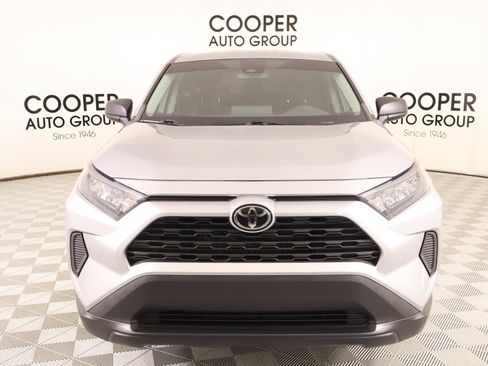 Used 2022 Toyota RAV4 LE FWD image 8