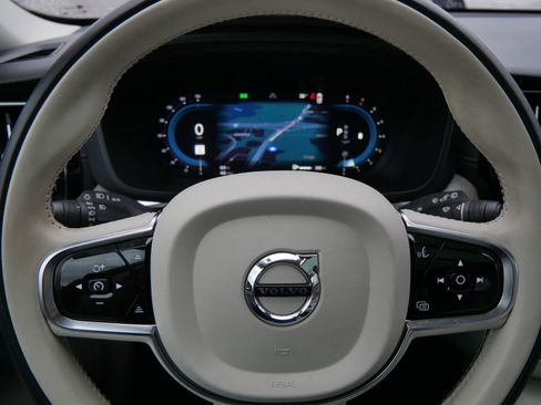 Certified 2023 Volvo XC60 B6 Ultimate w/ Climate Package image 24