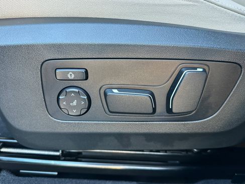 Used 2025 BMW X3 xDrive30i w/ Premium Package image 14