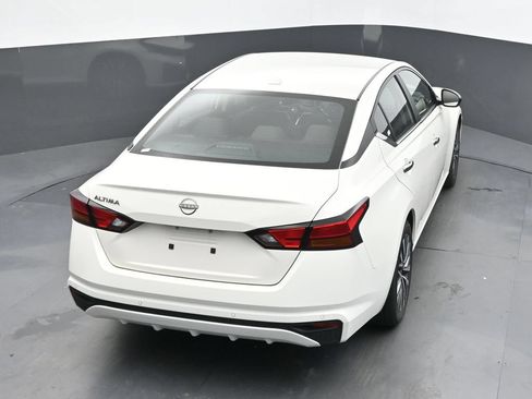 Used 2025 Nissan Altima 2.5 SV FWD image 34