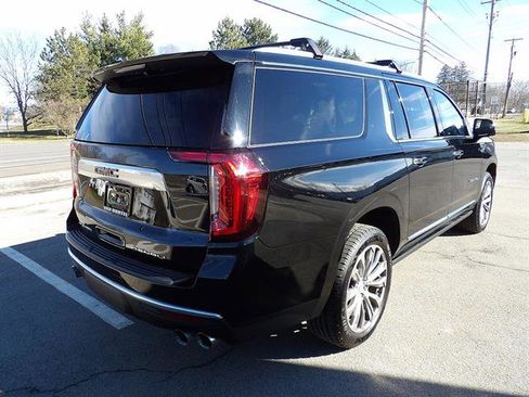Certified 2022 GMC Yukon XL Denali w/ Denali Premium Package AWD/4WD image 5