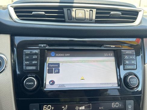 Used 2016 Nissan Rogue SV w/ SV Premium Package image 11