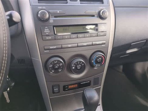 Used 2011 Toyota Corolla S image 26