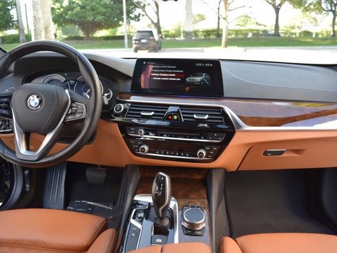 Used 2018 BMW 530e w/ Premium Package 2 RWD image 53