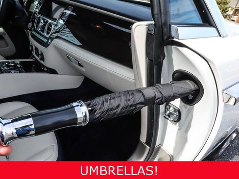 Used 2019 Rolls-Royce Dawn image 10