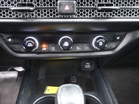 Certified 2024 Honda HR-V Sport image 16