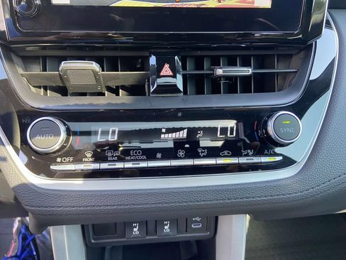Used 2025 Toyota Corolla Cross AWD Hybrid w/ Convenience Package image 25