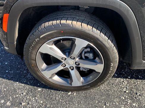 Certified 2023 Jeep Grand Cherokee L Limited image 9