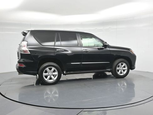 Used 2017 Lexus GX 460 w/ Navigation Package image 31