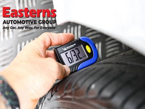 Used 2019 Toyota Camry XLE w/ Carpet Mat Package FWD image 30