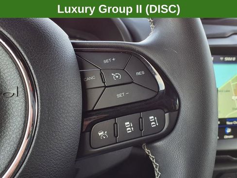Used 2021 Jeep Renegade Latitude w/ Luxury Group II AWD/4WD image 17